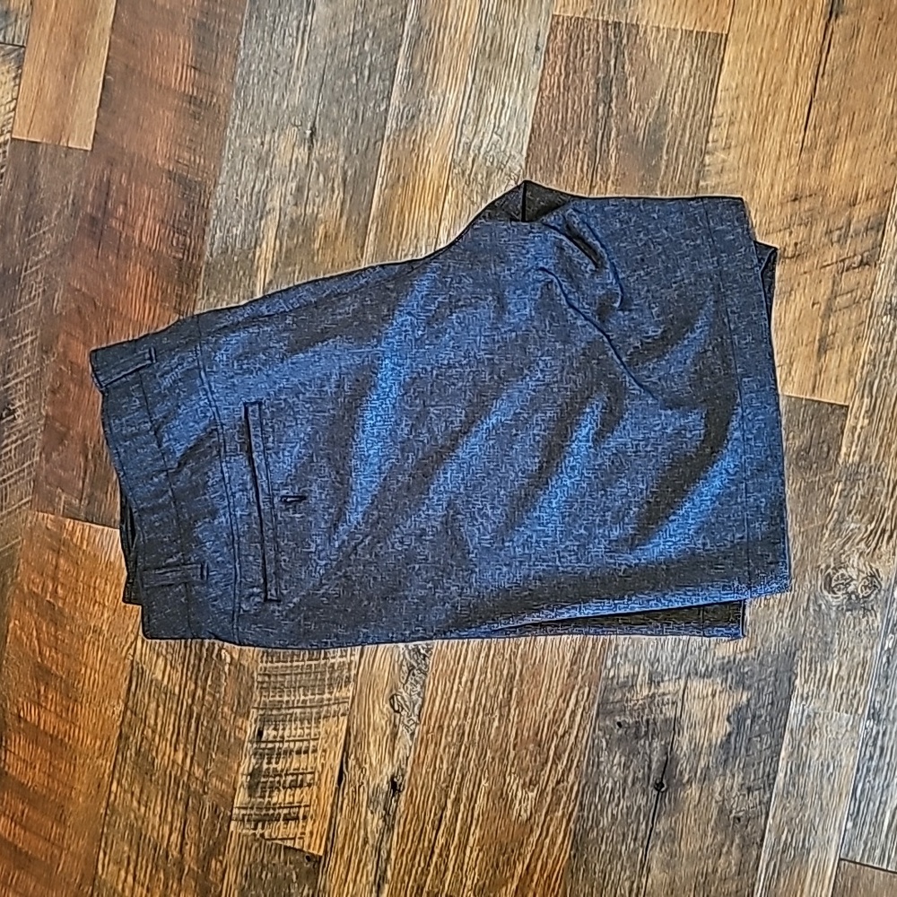 Mens under armor shorts - Picture 2 of 3